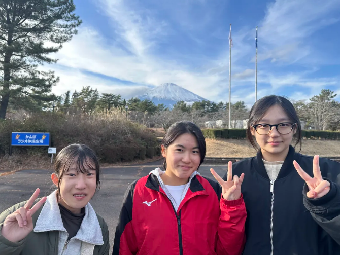 【グロ-バルカンパニ-　日本留学】——融入から輝きへ：STEM コンテスト受賞